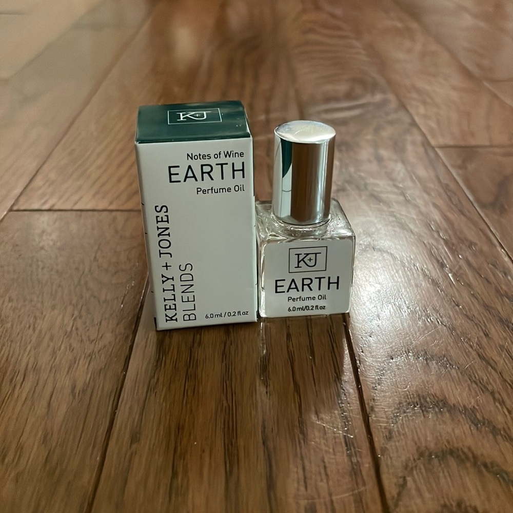 Earth Perfume Oil, 0.2 oz